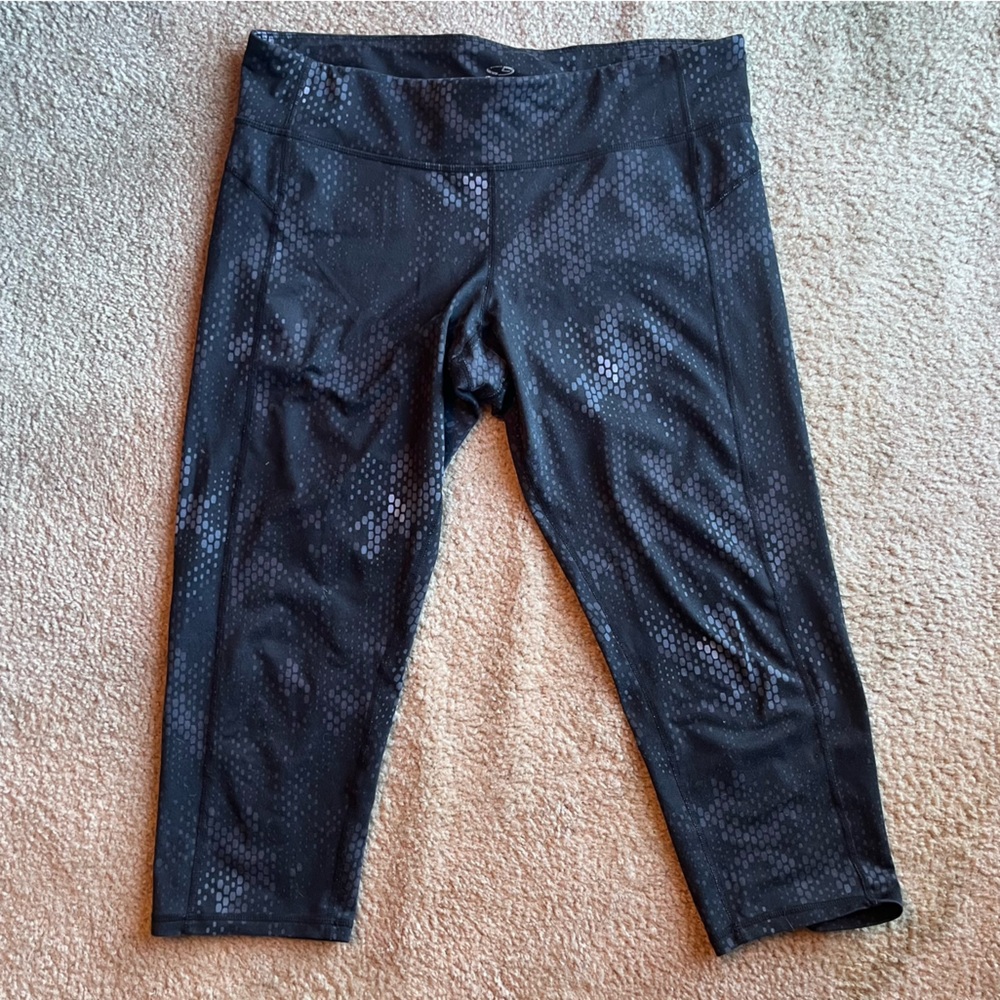 Champion athletic capris 🤸 size XL